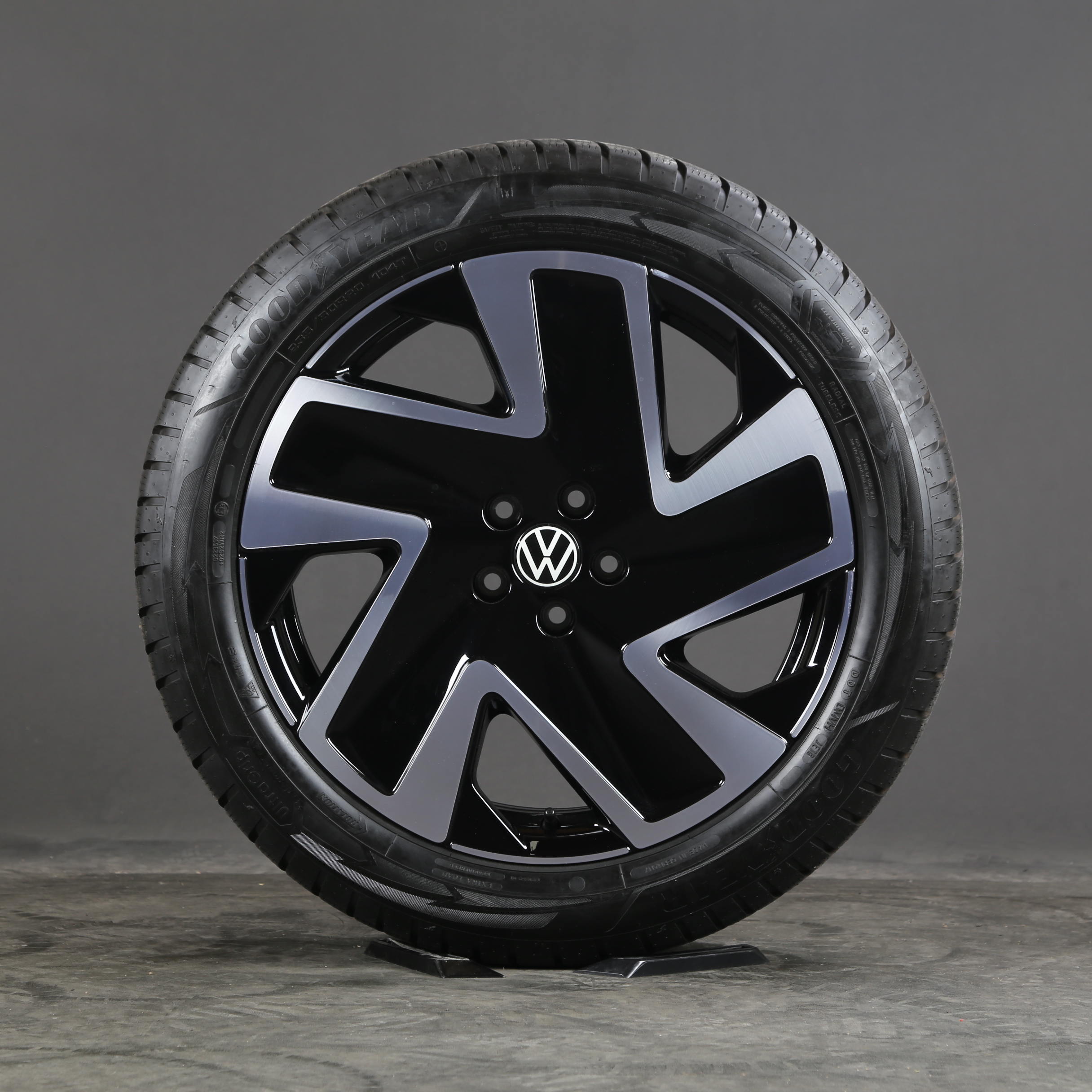 20 inch original VW ID.Buzz winter wheels Solna 1T3601025D 1T3601025E winter tires